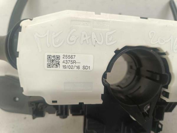 COMMODO RENAULT MEGANE 4 - Vue 3